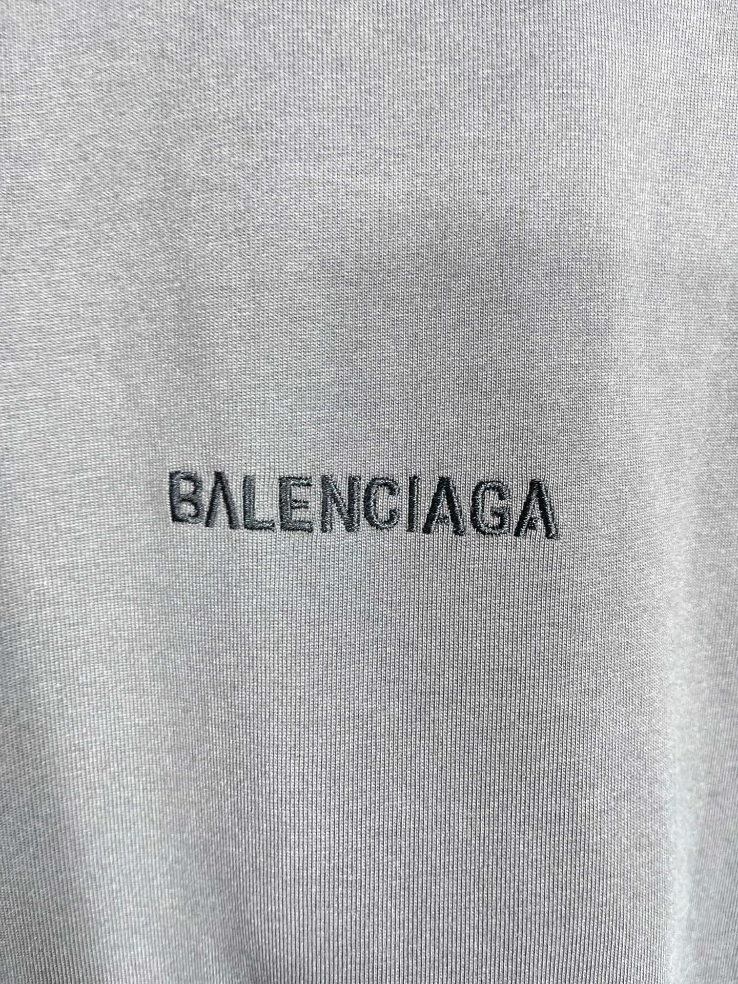【 . Quality】BALENCI*GA/ #Classic . Classic T #2023 。 ZP 、 260 ， . ， 。 。Classic ， ， ， , OS . Same Style ：BL 223006 ： ，Purple，Light Green， ，Black， ， Size：XS S M L